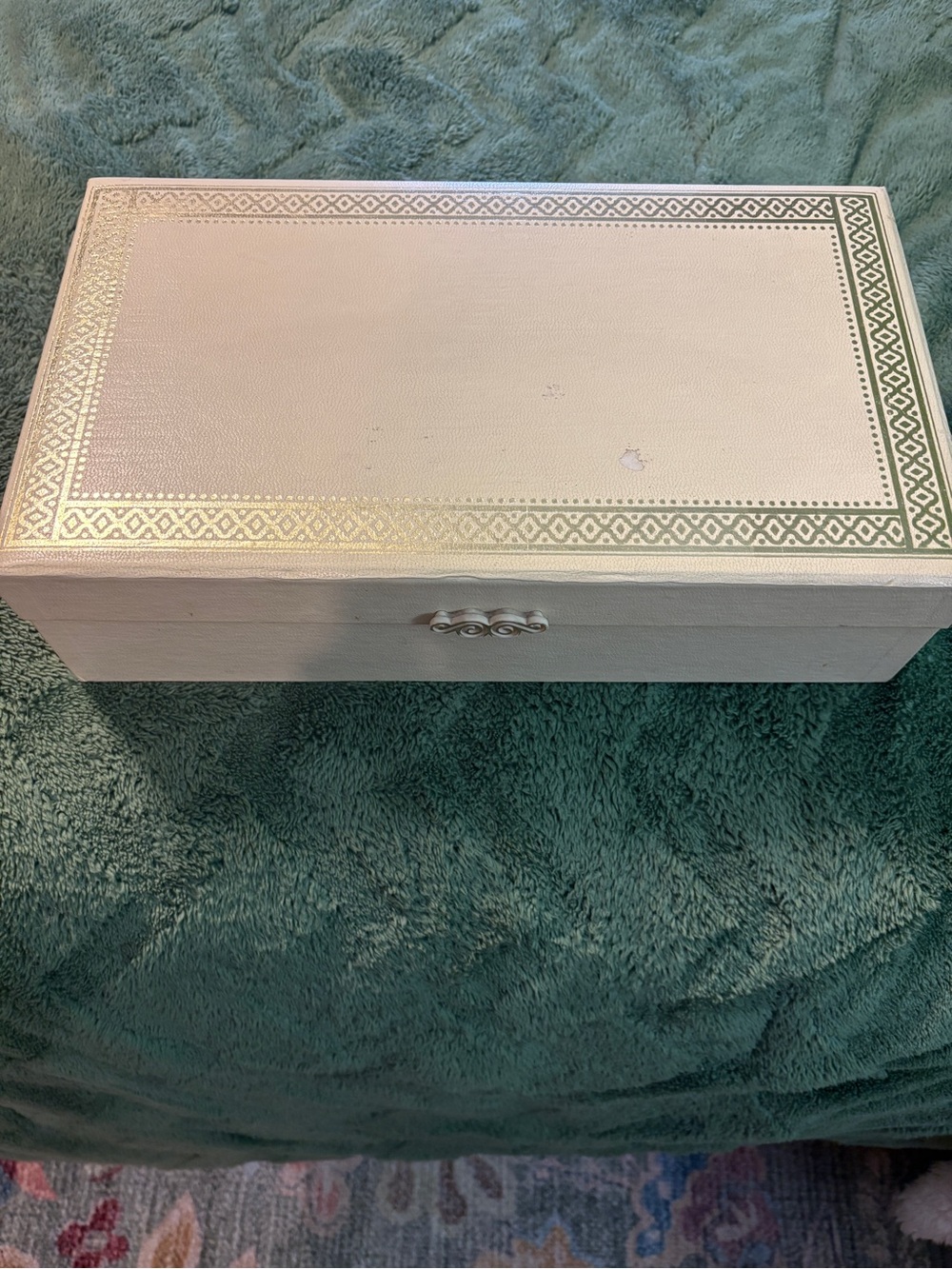 Ivory Jewelry Keepsake Box with Gold Trim - Classic Decorative Box